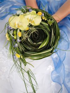 478_637_scaled_70205_637_637_scaled_49316_Yellow-bouquet-3